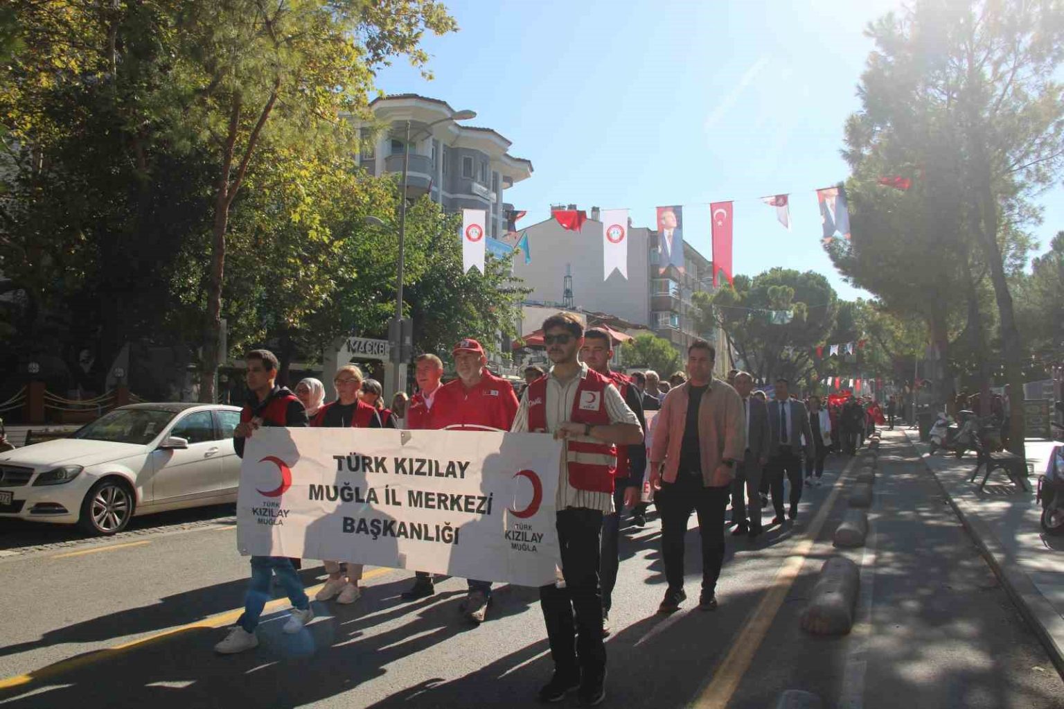 mentesede-dunya-yuruyus-gunu-etkinligi-duzenlendi