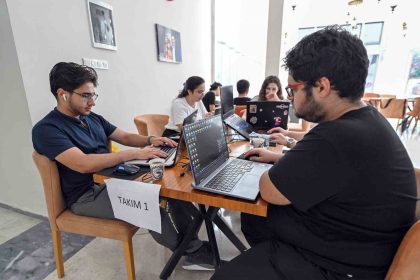 mersinde-genc-beyinler-uzay-ve-teknoloji-icin-yaristi