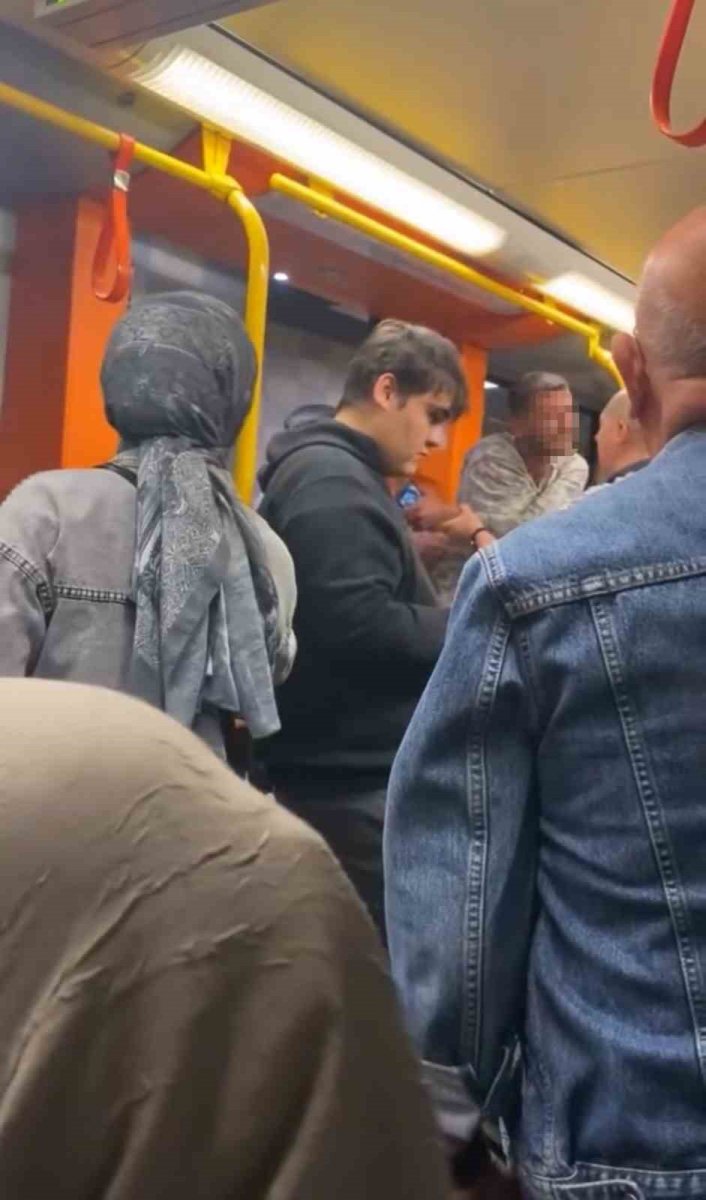metroda-yaka-paca-kavga-cikti-guvenlik-araya-zor-girdi