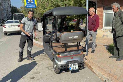 motorlu-bisiklet-yayaya-yol-veren-otomobile-carpti-1-yarali