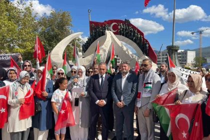 osmaniyede-kadinlardan-gazze-icin-sessiz-ciglik