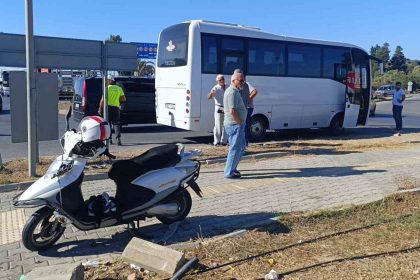 otel-servis-midibusuyle-carpisan-motosikletli-yaralandi