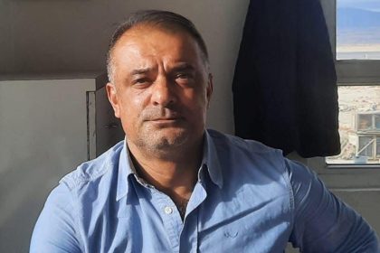 otomobiliyle-seyir-halindeyken-fenalasan-surucu-hayatini-kaybetti