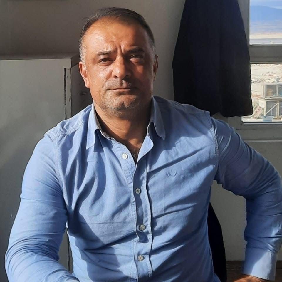 otomobiliyle-seyir-halindeyken-fenalasan-surucu-hayatini-kaybetti