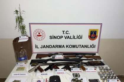 sinopta-jandarmadan-uyusturucu-operasyonu-2-gozalti