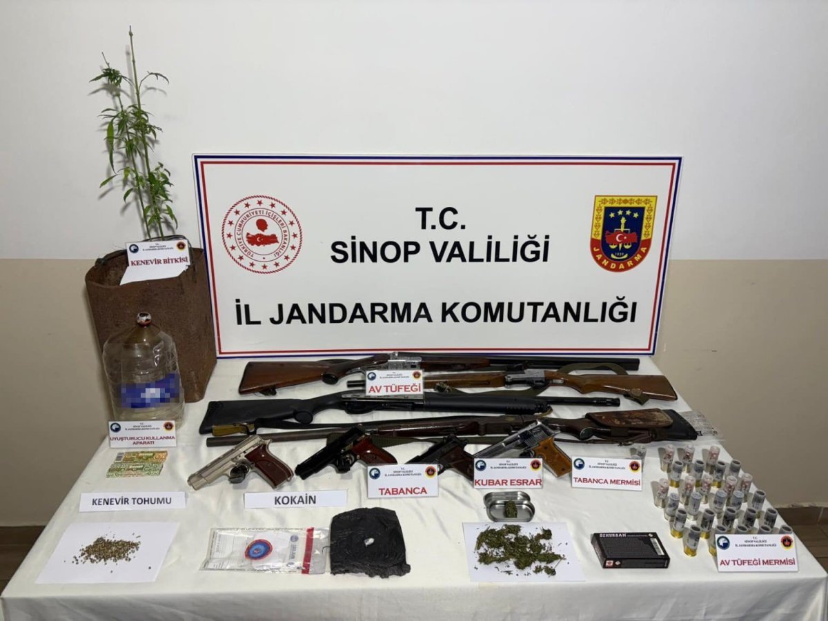 sinopta-jandarmadan-uyusturucu-operasyonu-2-gozalti