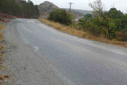 tas-ocagi-tozu-ve-asfaltsiz-yola-vatandaslardan-tepki