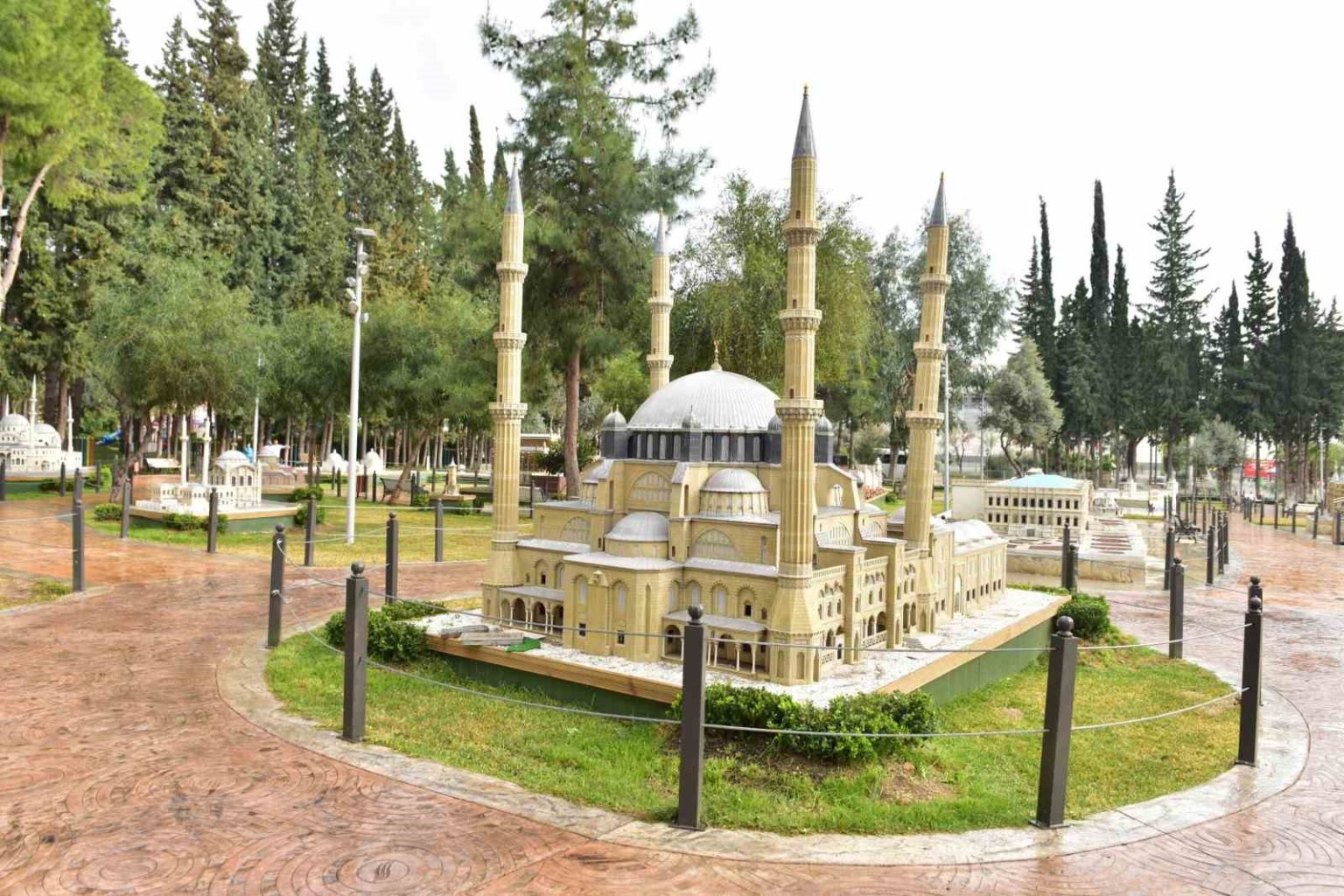 turkiyenin-81-ilindeki-mimari-eserler-minyaturleriyle-sergileniyor