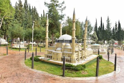 turkiyenin-81-ilindeki-mimari-eserler-minyaturleriyle-sergileniyor