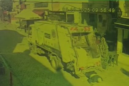 yasli-adamin-kamyonun-altinda-kalarak-oldugu-kaza-guvenlik-kamerasi-goruntuleri-ortaya-cikti