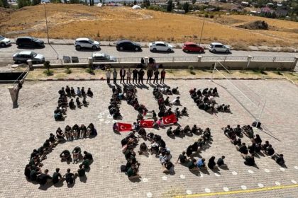 ahlatta-ogrenciler-zulme-sessiz-kalmadi