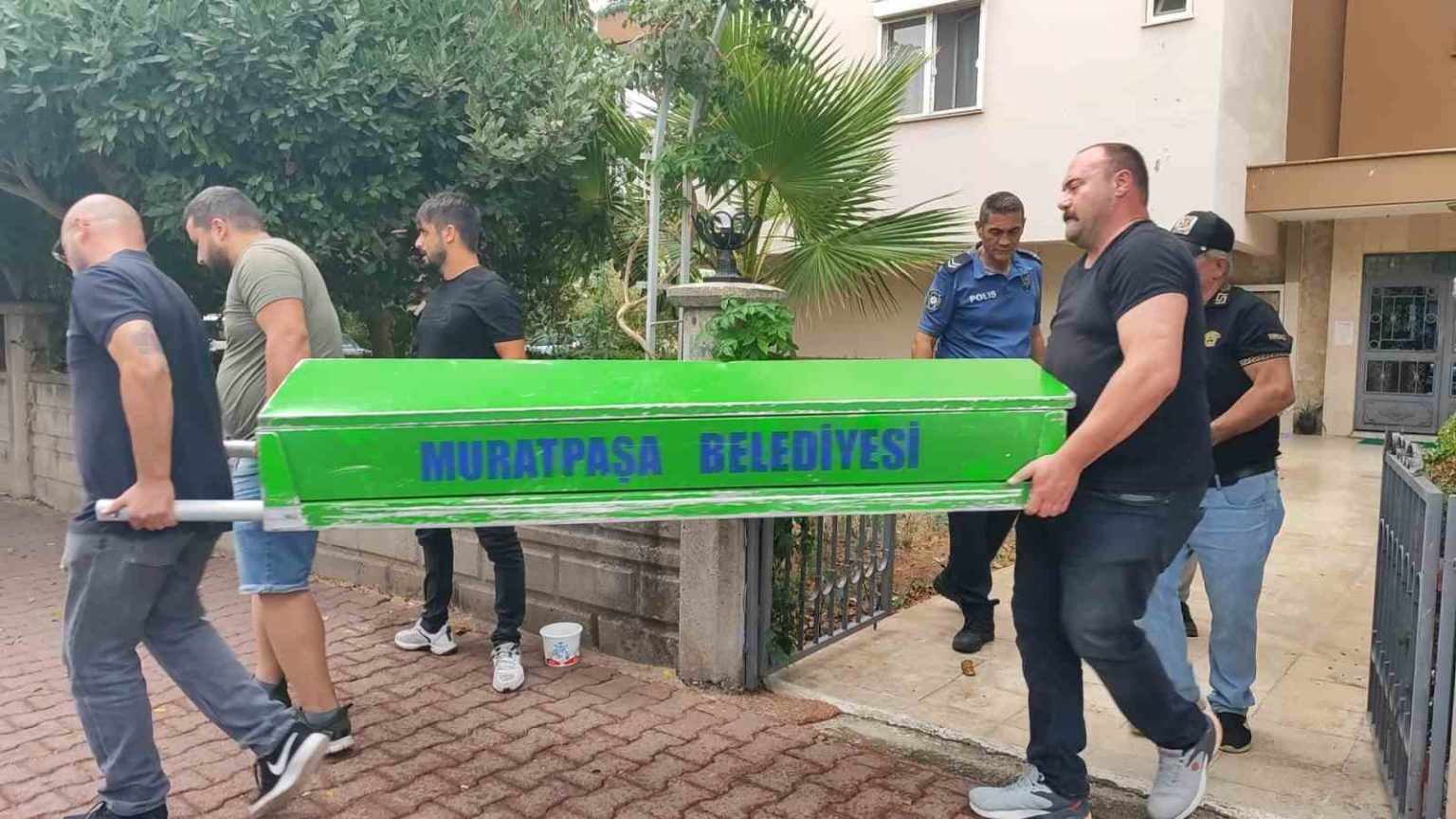 annesiyle-birlikte-yasadigi-evde-olu-bulundu