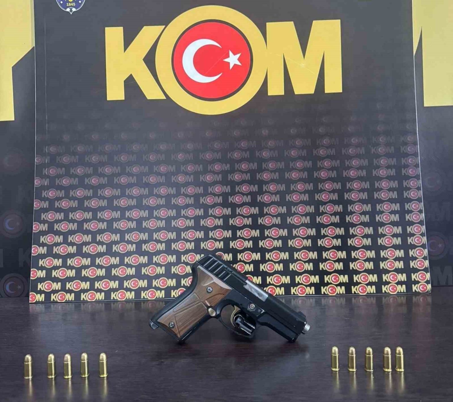 antalyada-cok-sayida-kacak-urun-ele-gecirildi