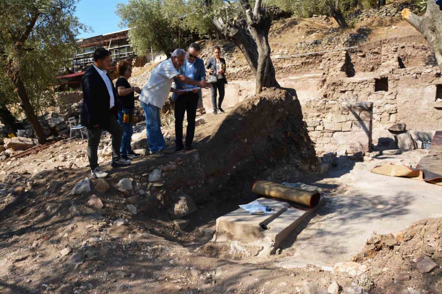 antandros-kazilari-hakkinda-bilgi-aldi