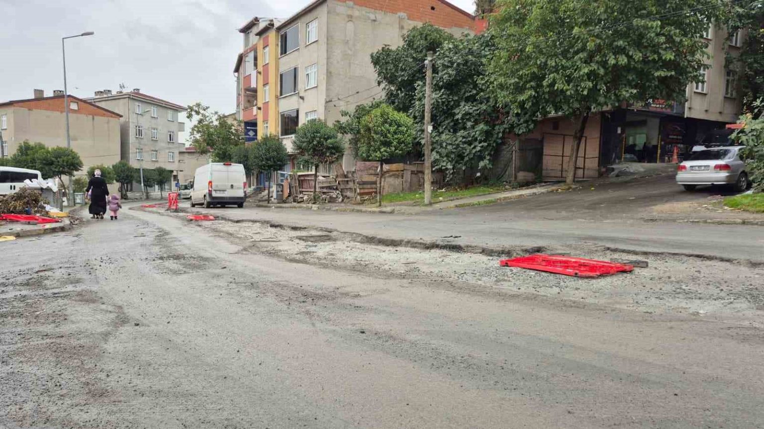 avcilarda-bir-surucu-7-yasindaki-cocuga-carpip-kacti-o-anlar-kamerada