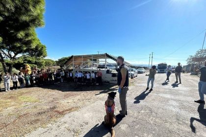 ayvalikta-ogrenciler-narkotik-kopegiyle-bir-araya-geldi