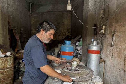 bakir-kalaycisi-7-yasinda-basladigi-meslegini-58-yildir-askla-surduruyor