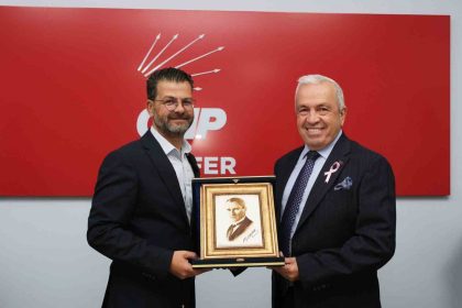 baskan-sadi-ozdemirden-chp-nilufer-ilce-yonetimine-hayirli-olsun-ziyareti