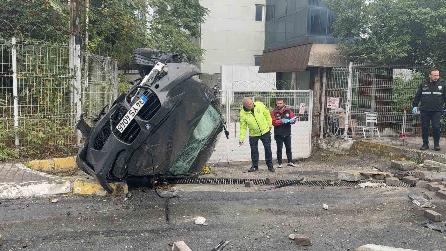 beylikduzunde-kaladirimda-yuruyen-cocuga-arac-carpti-1-olu