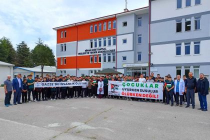 boluda-lise-ogrencilerinden-filistine-destek