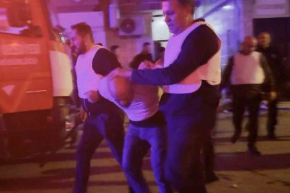 bosandigini-esini-darp-edip-cocuklarini-bicakla-rehin-alan-sahis-tutuklandi