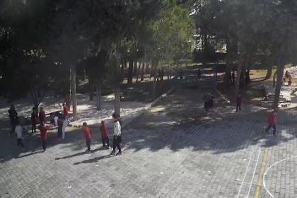 burdurda-nefes-borusuna-simit-takilan-ogrenciye-ogretmenden-heimlich-manevrasi