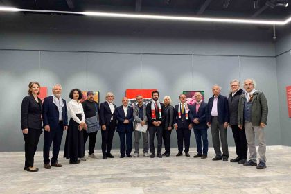 butun-renkler-gazzeye-bagis-sergisi-sanatseverlerle-bulustu