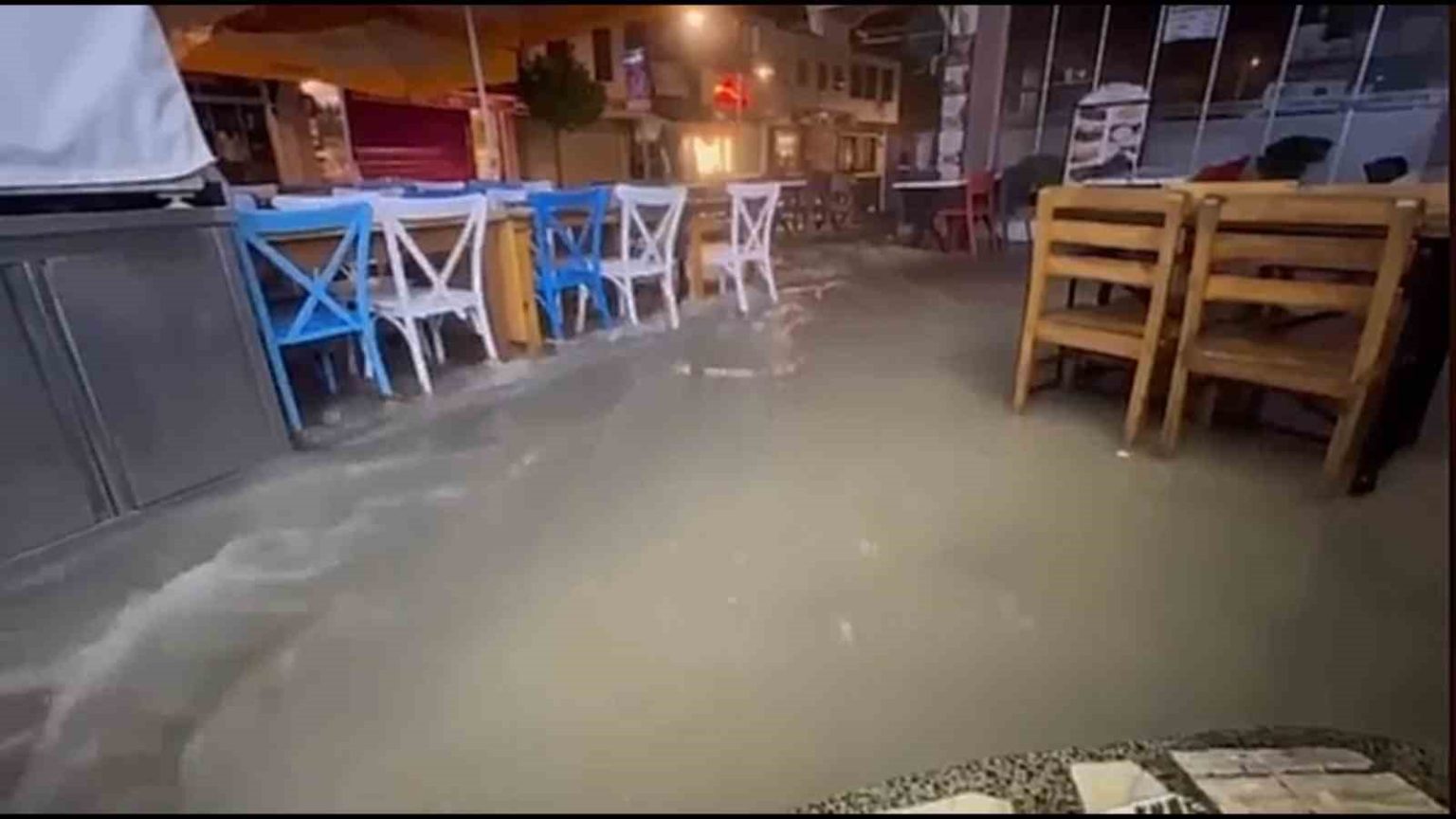 cesmede-siddetli-yagmur-sele-donustu