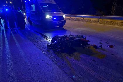 corumda-tiran-carpan-motosikletin-surucusu-hayatini-kaybetti