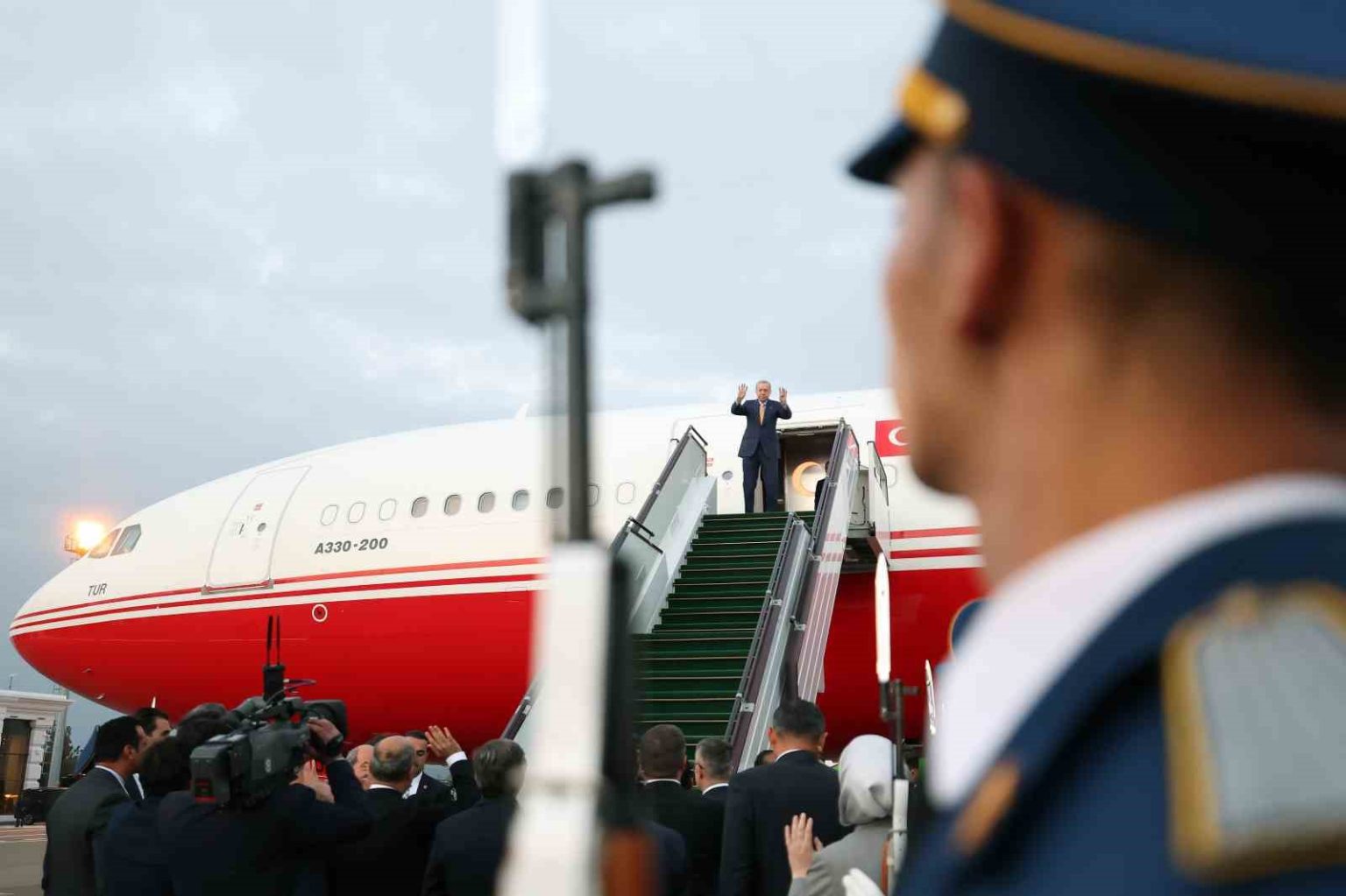 cumhurbaskani-erdogan-azerbaycandaki-temaslarini-tamamladi