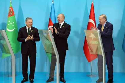 cumhurbaskani-erdogan-tdt-liderleriyle-fuzulideki-caminin-temel-atma-torenine-uzaktan-katildi