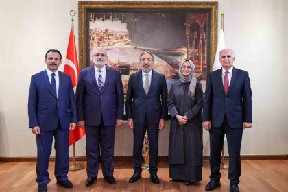 diyanet-isleri-baskan-yardimciligina-atanan-isimler-gorevi-devraldi