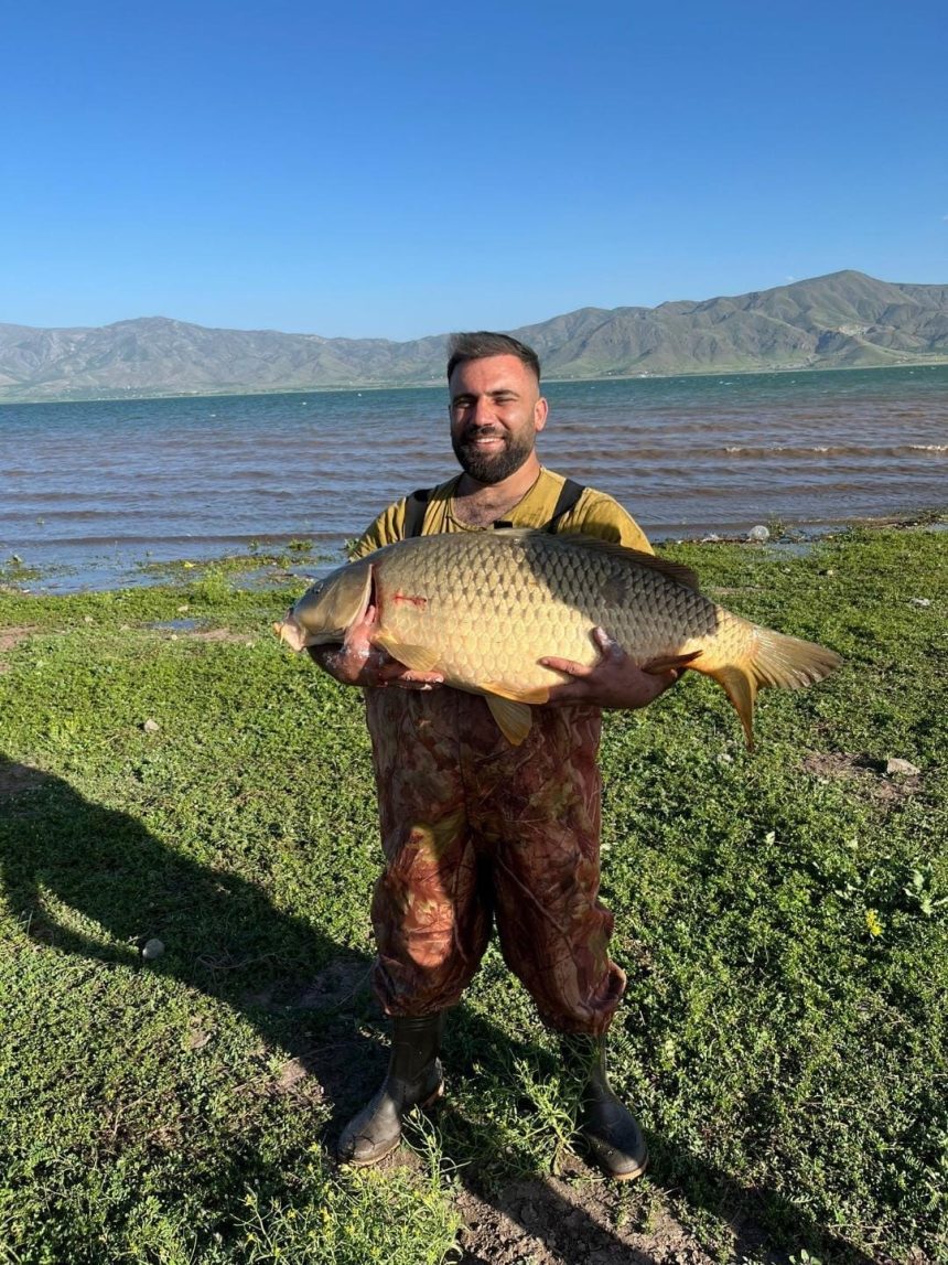 elazigda-amator-balikci-32-kiloluk-dev-sazan-yakaladi