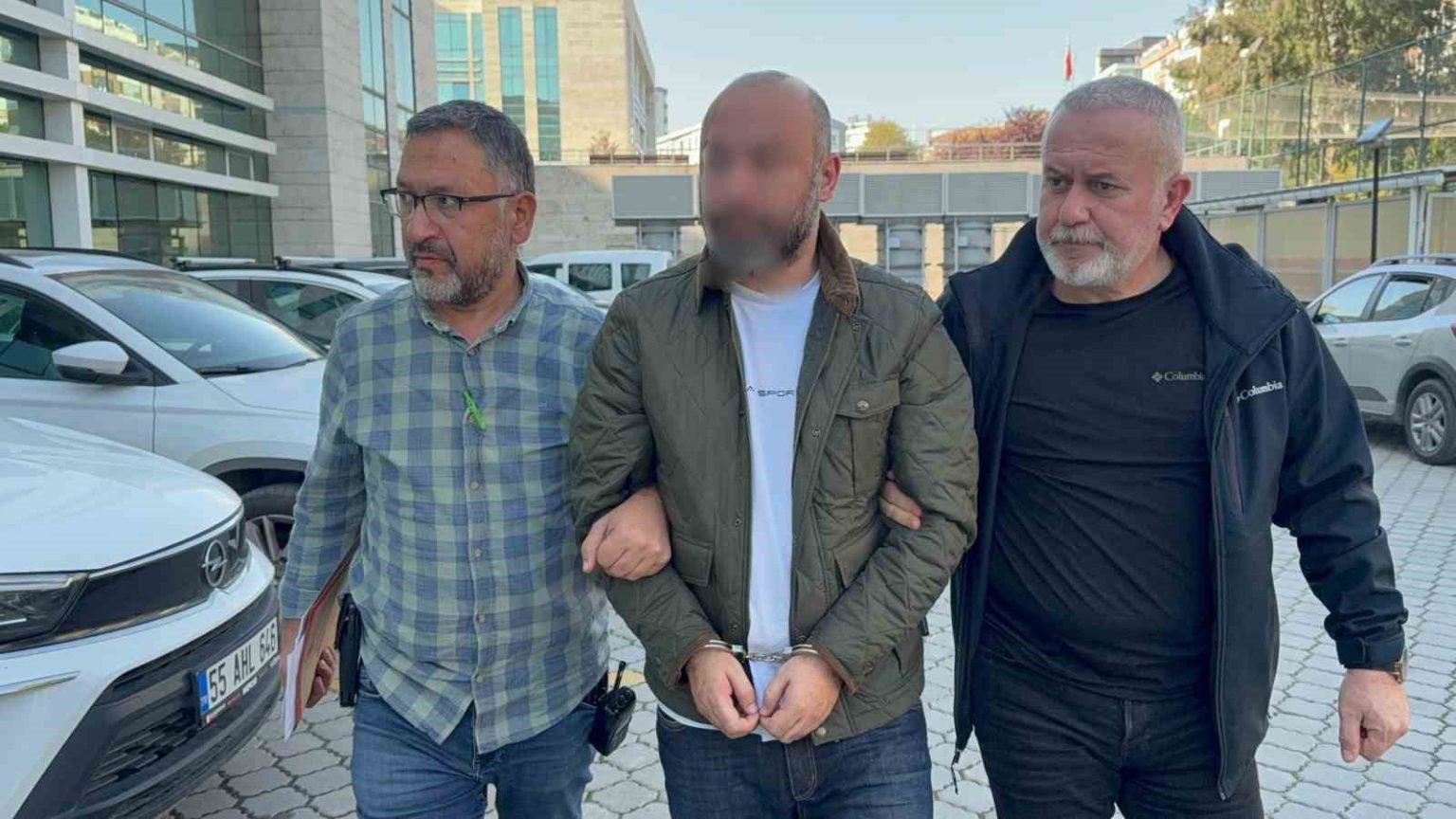 eski-kiz-arkadasini-isten-cikarsinlar-diye-egitim-kurumuna-pompali-tufekle-saldiran-zanli-tutuklandi