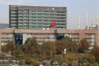 gaziantepte-17-bicak-darbesiyle-oldurulen-mustafa-yildiz-davasinda-karar-cikti