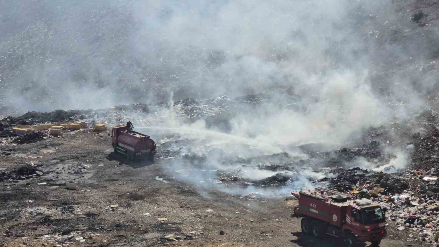 gaziantepte-eski-copluk-alaninda-cikan-yangin-sonduruldu