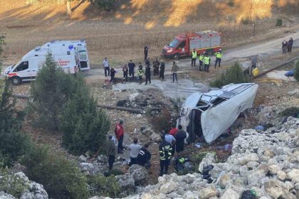 isci-servisi-sarampole-devrildi-5-olu-14-yarali