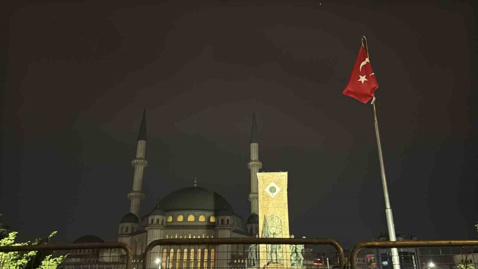 istanbulda-saganak-yagis-gece-boyu-etkili-oldu