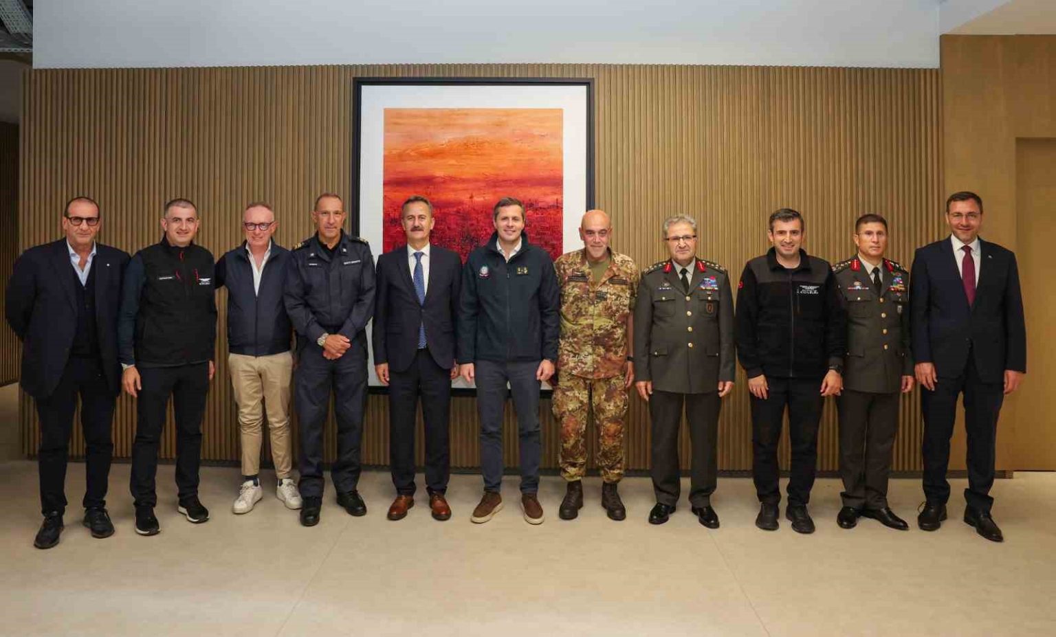 italyan-heyet-baykarin-oyun-degistirici-teknolojilerini-inceledi-tb3-siha-akinci-kizilelma-art-arda-havalandi