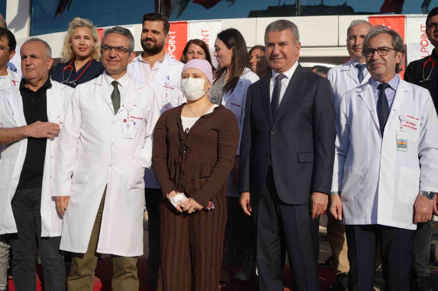 kanseri-yenen-didem-icin-gokyuzune-balonlar-birakildi