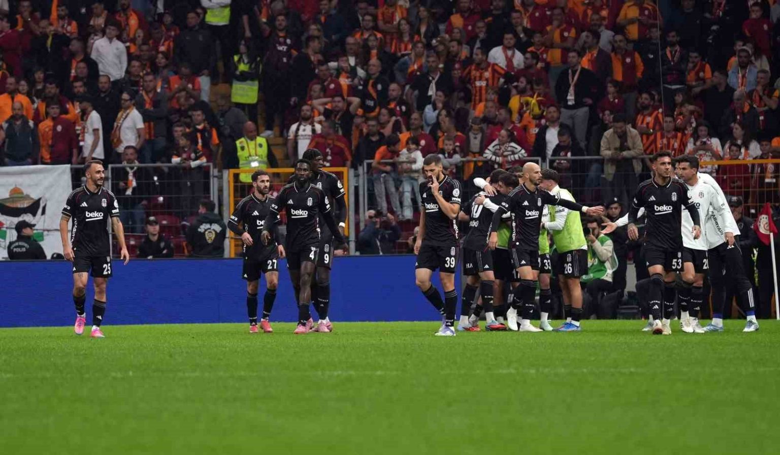 kartal-ilk-15-dakikada-ucuyor