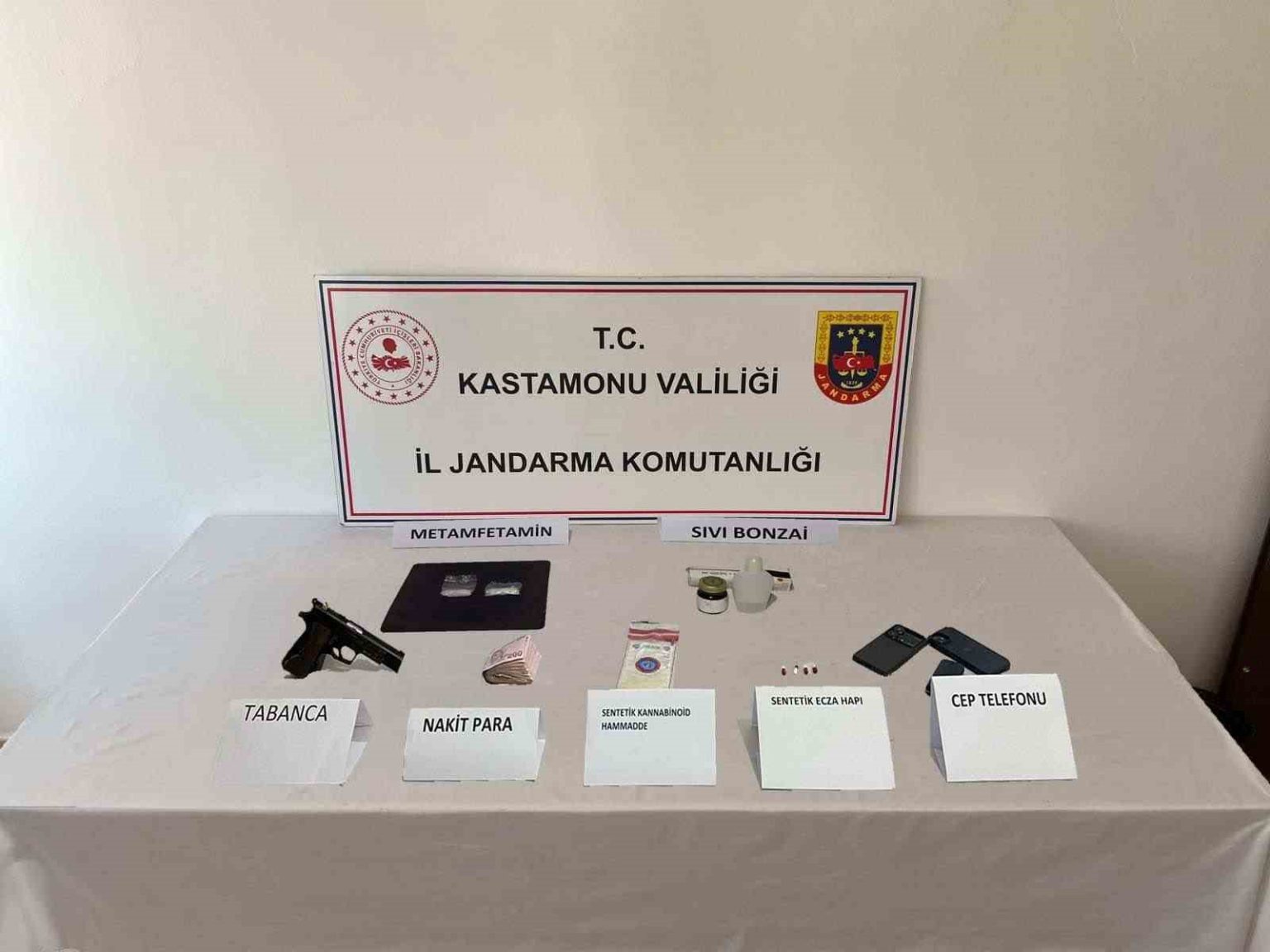 kastamonuda-uyusturucuyla-yakalanan-9-kisi-gozaltina-alindi
