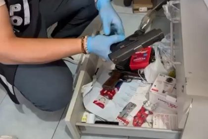 kayseride-ruhsatsiz-silah-operasyonu-3-gozalti