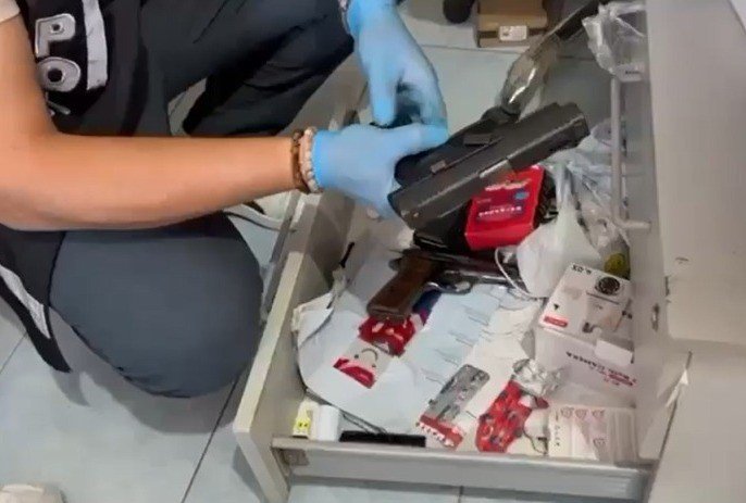 kayseride-ruhsatsiz-silah-operasyonu-3-gozalti