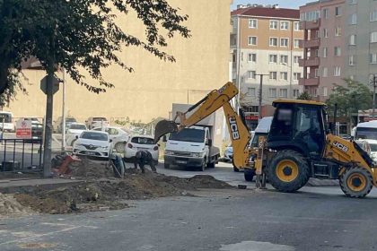 kazi-yapan-kepce-dogal-gaz-borusunu-patlatti