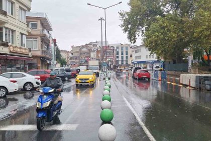 kirklarelinde-saganak-yagis-etkili-oluyor