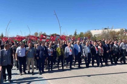 kmude-universite-ogrencileri-ve-akademisyenler-gazze-icin-yurudu