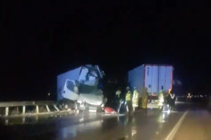 konyada-tir-ile-kamyonet-carpisti-1-olu-2-yarali