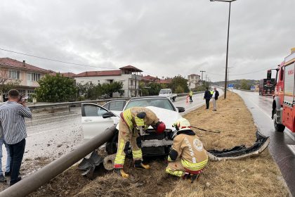 kulada-facianin-esiginden-donuldu-otomobil-orta-refuje-cikti