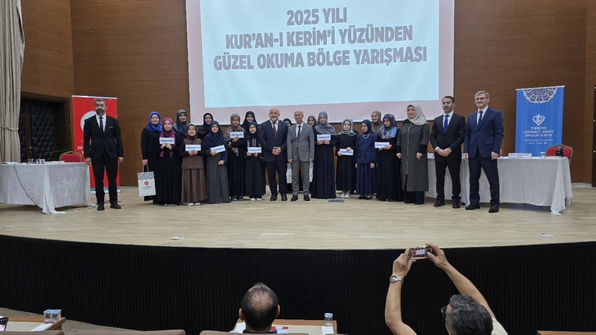 kuran-i-kerimi-guzel-okuma-yarismasinda-bolge-birinci-ve-ikincisi-amasyadan
